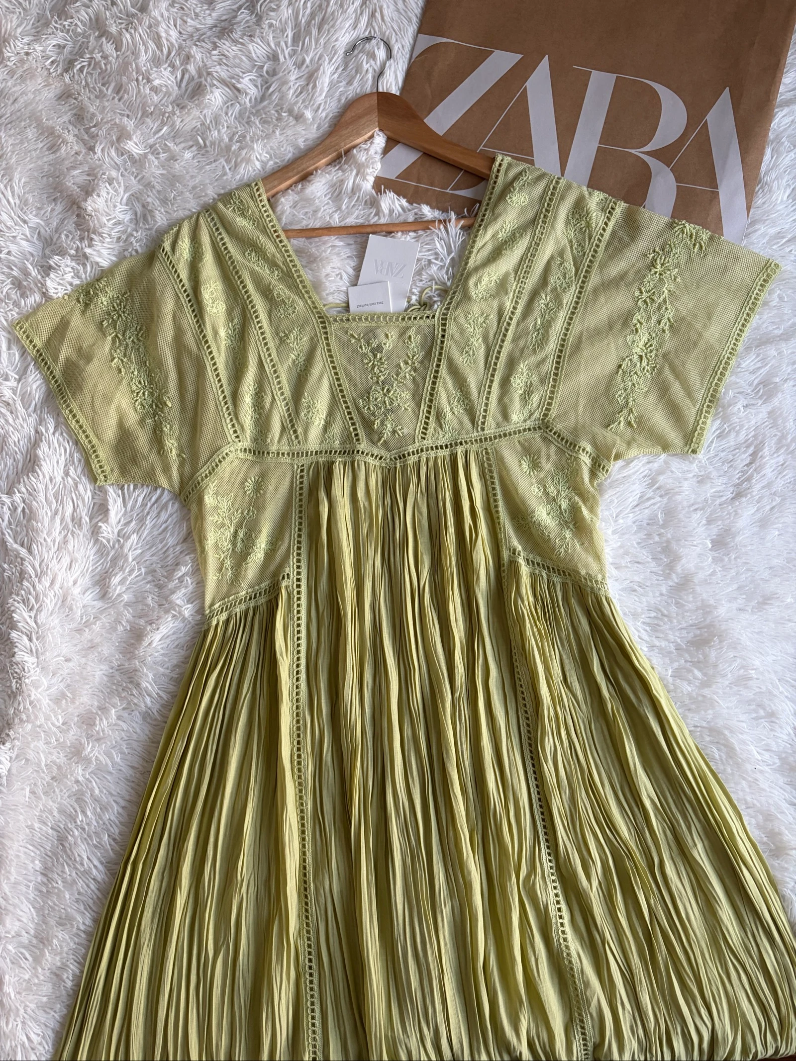 Zara embroidered beaded pleated romantic dress 💚 M  – photo 3